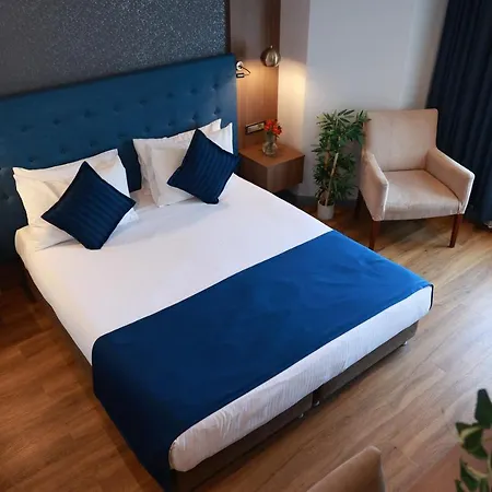 Hotel Nova Plaza Crystal & 4*