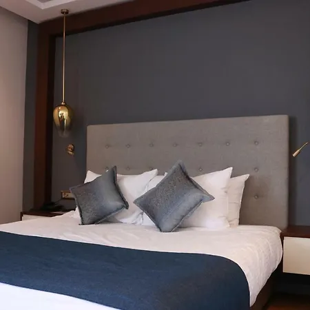 Nova Plaza Crystal & Отель Стамбул