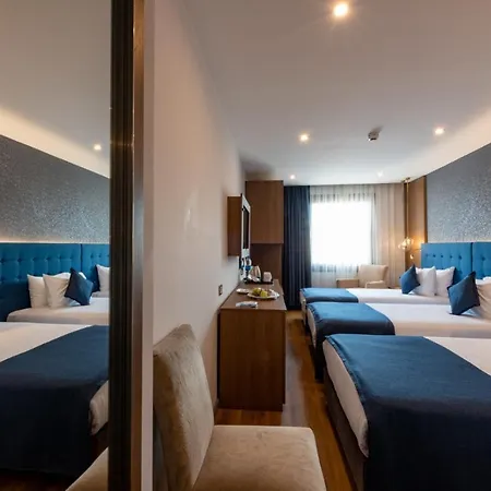 Hotell Nova Plaza Crystal & 4*