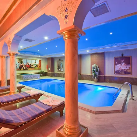 Nova Plaza Crystal & Hotel