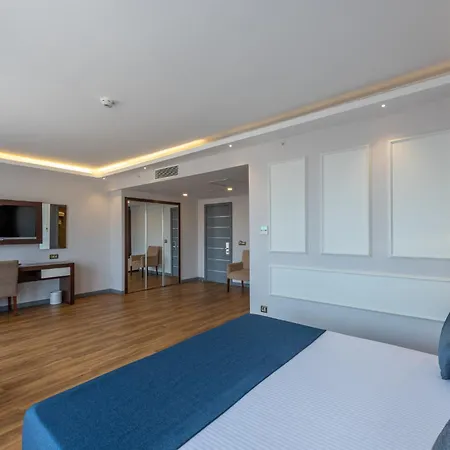 Nova Plaza Crystal & 4*