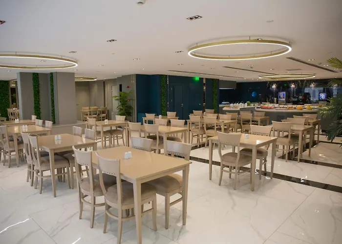 Nova Plaza Crystal & Отель