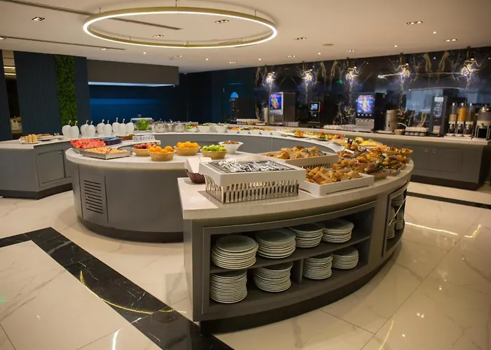 Отель Nova Plaza Crystal & 4*