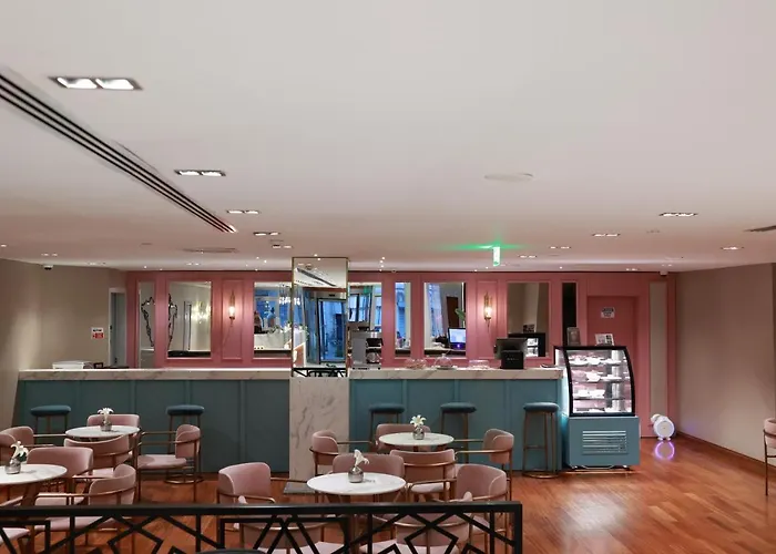 Nova Plaza Crystal & Отель 4*