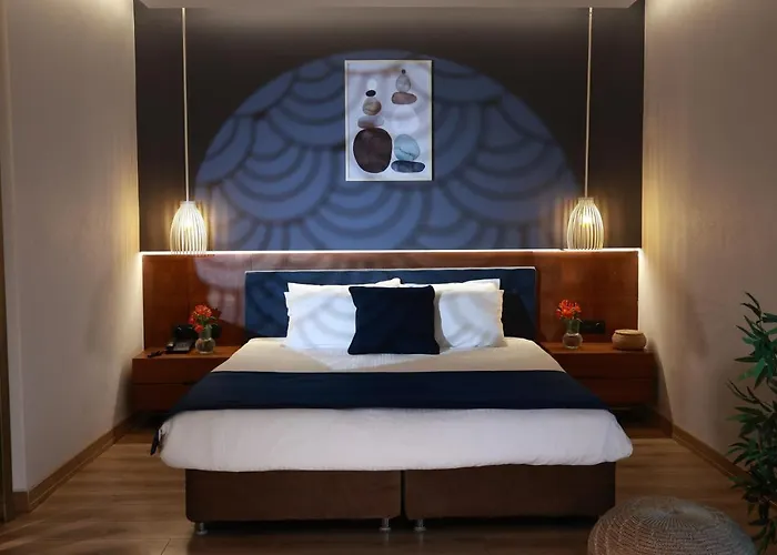 Отель Nova Plaza Crystal &