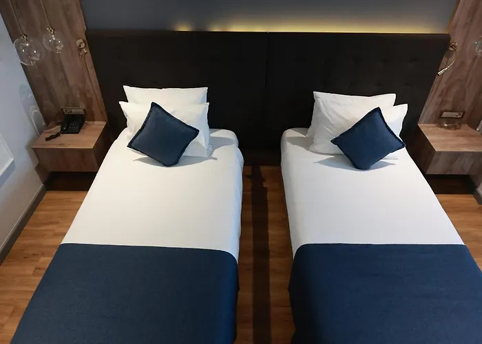 Nova Plaza Crystal & Отель