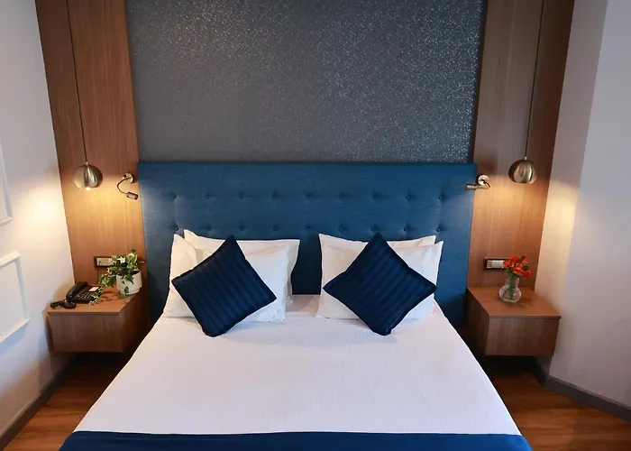 Отель Nova Plaza Crystal &