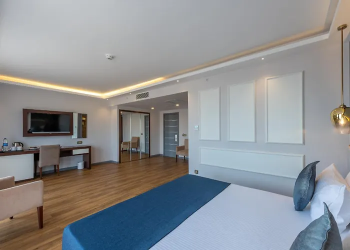 Nova Plaza Crystal & 4*