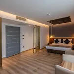 Nova Plaza Crystal & Hotel 4*